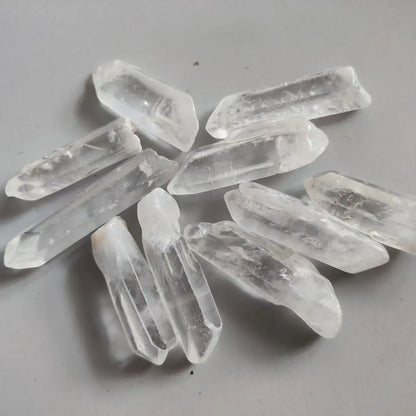 Natural White Crystal Quartz Column Rock Crystal Cluster Clear Quartz Point Healing Wand Treatment Home Decoration Stone