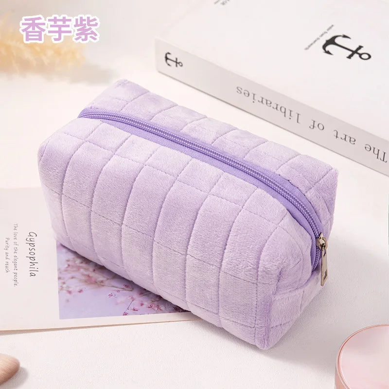 New cute plush cosmetic bag, travel skin care product storage bag, high-looking female mobile phone large capacity storage bag