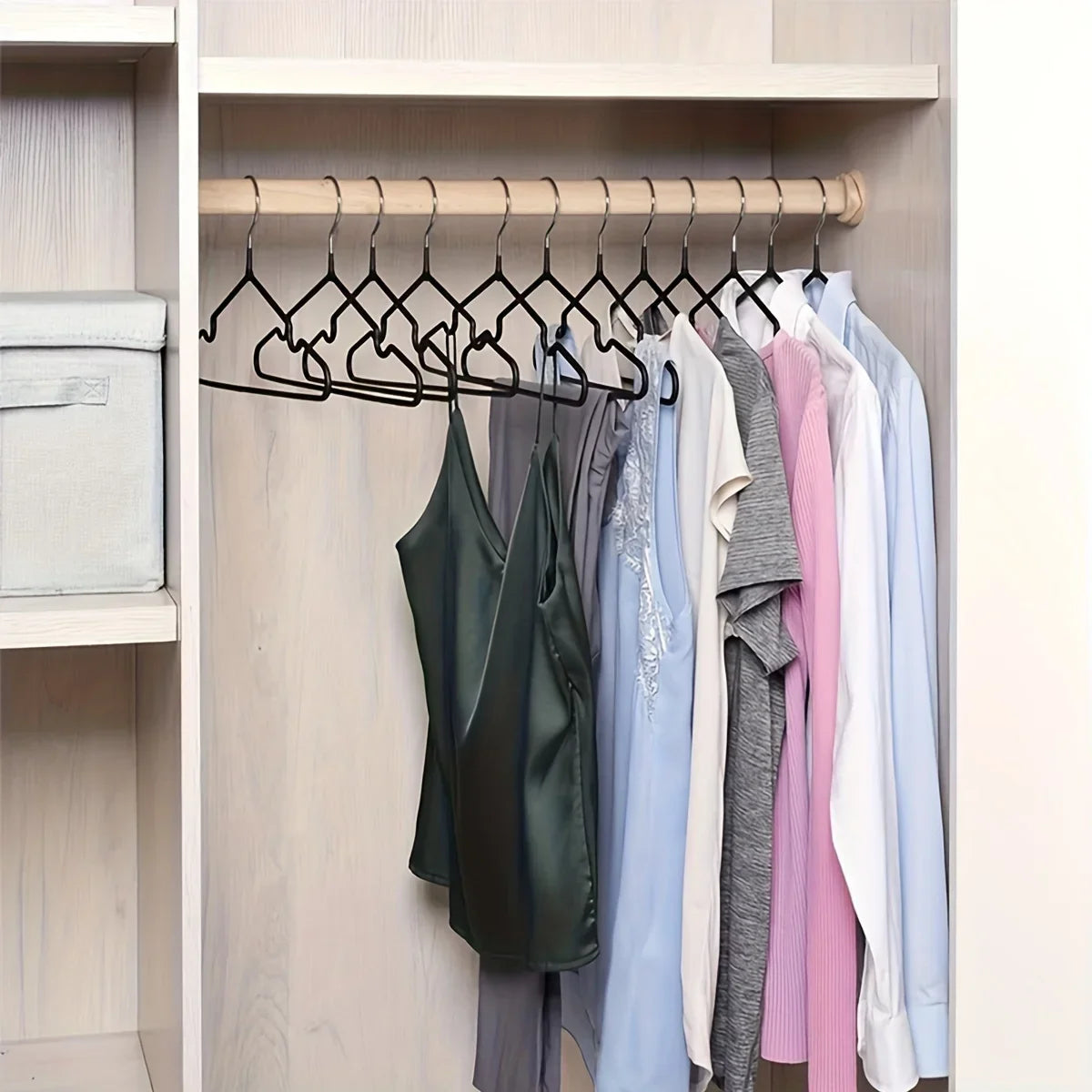 10pcs Metal Clothes Hangers Traceless No-Slip Durable Strong Space Saver for Bedroom Organization Non-Slip Strong Clothes Racks