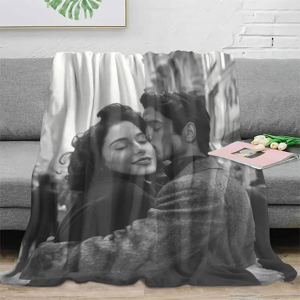 1 Piece of Custom DIY Personalized Photo Blanket for Your Loved One - Flannel Blanket with Personalized Photo, Soft and Warm, Suitable for Sofa, Bed, Office, Car, and Outdoor Travel - a Gift for Men and Women Suitable for All