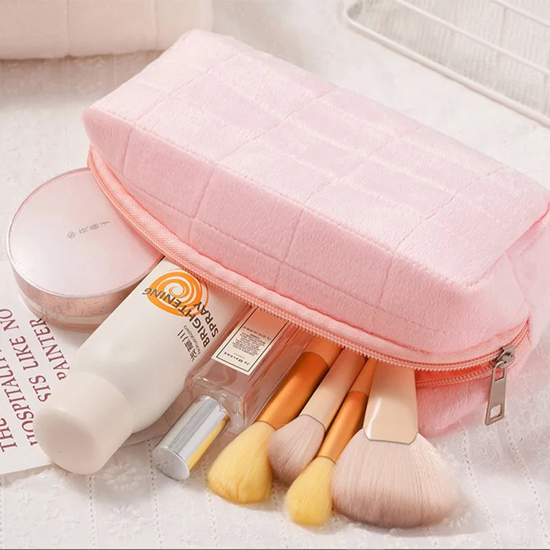 New cute plush cosmetic bag, travel skin care product storage bag, high-looking female mobile phone large capacity storage bag
