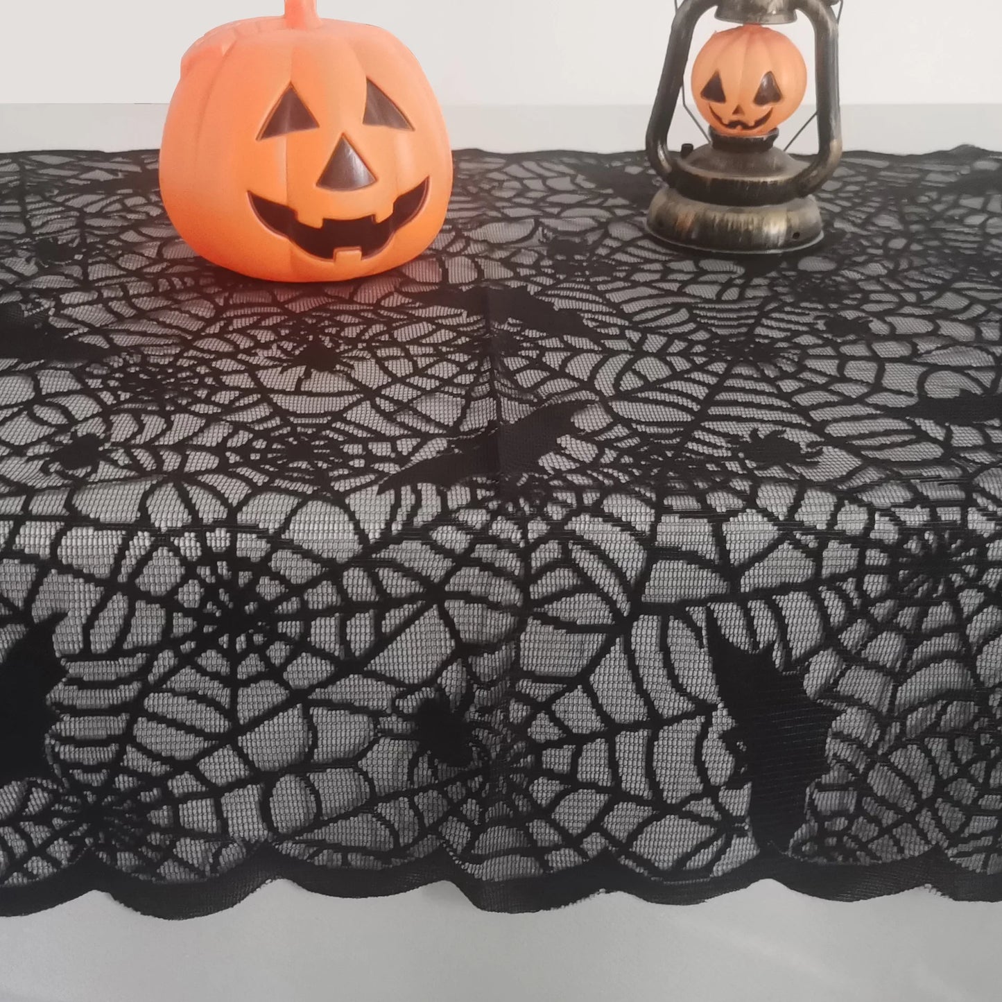 1 Piece Halloween Lace Tablecloth Bat Net Skull Pattern Rectangular Shape For Party Decoration Haunted House Pumpkin Design