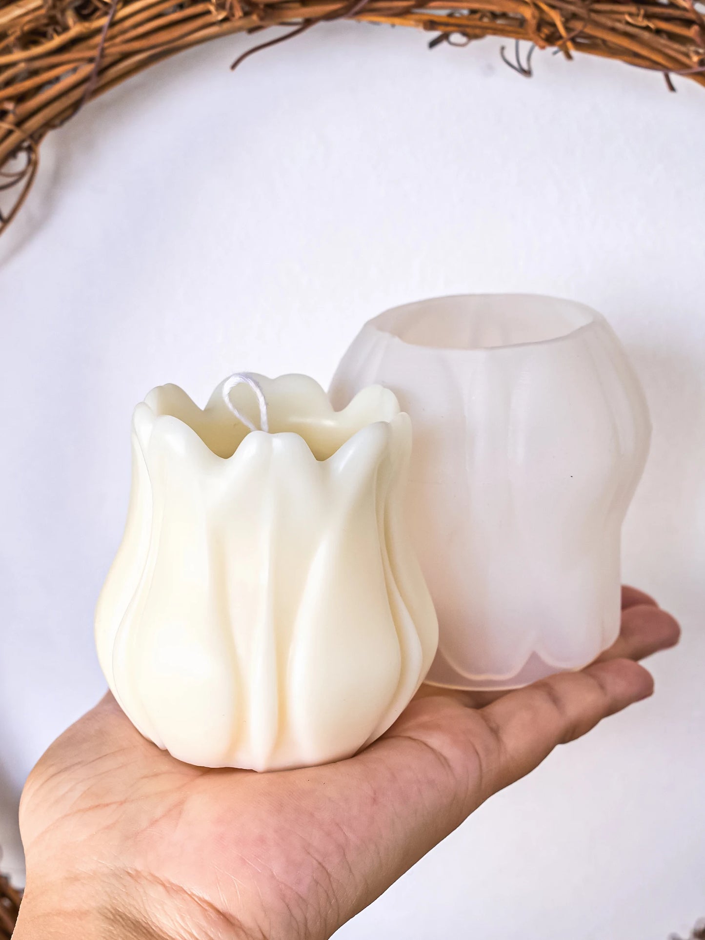 3D Tulip Flower Candle Mold Aromatherapy Candle Making DIY Handmade Soap Candlestick Resin Silicone Molds Home Decor Wedding Gif