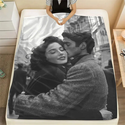 1 Piece of Custom DIY Personalized Photo Blanket for Your Loved One - Flannel Blanket with Personalized Photo, Soft and Warm, Suitable for Sofa, Bed, Office, Car, and Outdoor Travel - a Gift for Men and Women Suitable for All